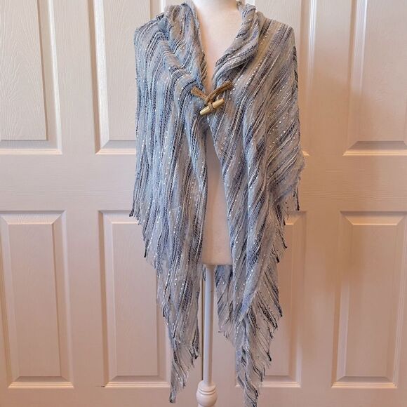 NWOT BLUE CAPE WITH WOODEN CLOSURE ONE SIZE FITS MOST - Picture 1 of 6